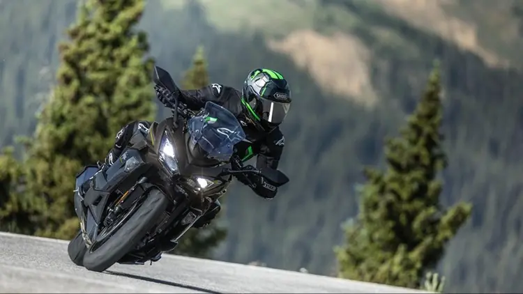 Kawasaki trình làng mô tô Ninja 1100SX 2026